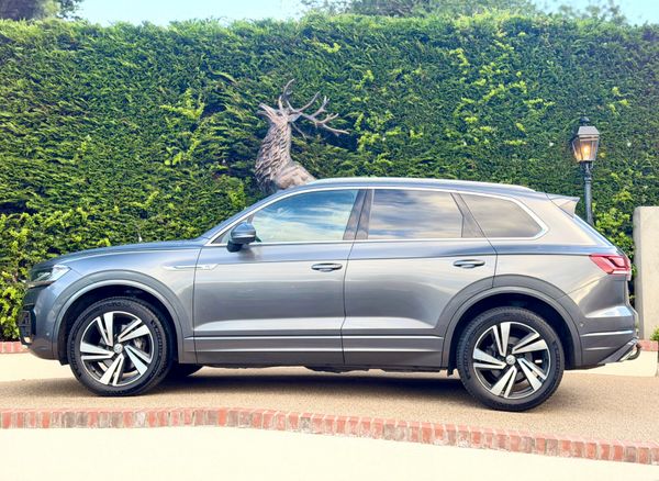 Volkswagen Touareg R Line 3.0 TDI V6 2 Seats 390040113