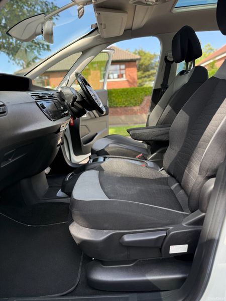 ✅ 7 Seat. Automatic.  Glass-roof.   2-yr Warranty 390043929