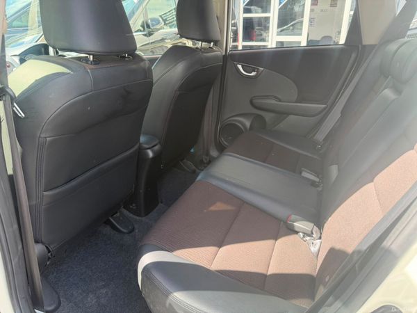 13 HONDA FIT HYBRID LEATHER 390056689