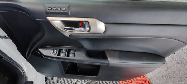 2016 Lexus CT200- lowest milage in market 390065317