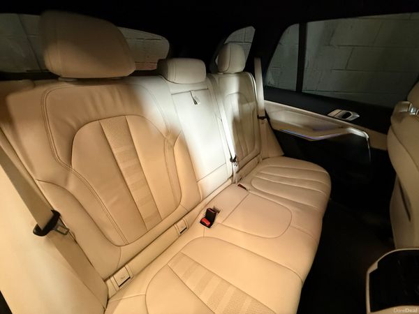 221 BMW X5 45E M-Sport 390079731