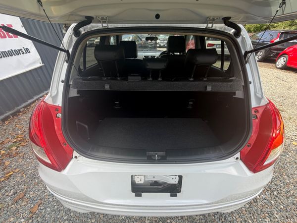 Suzuki Swift 2015 low Milage 390000575