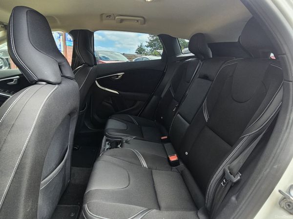 VOLVO V40 D4 2.0 DIESEL D4 AUTO NEW NCT 390022009