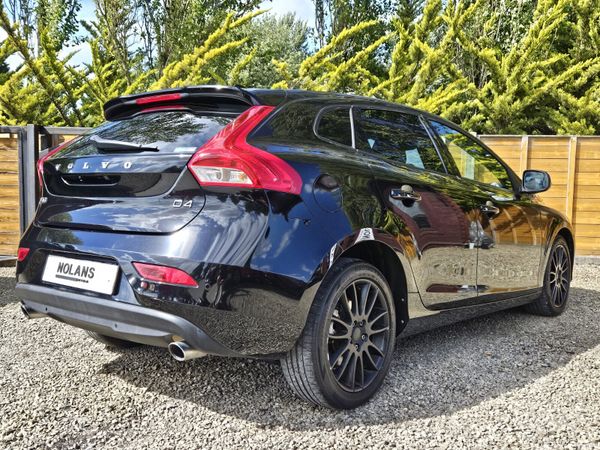 VOLVO V40 D4 AUTO DIESEL NEW NCT 390027259