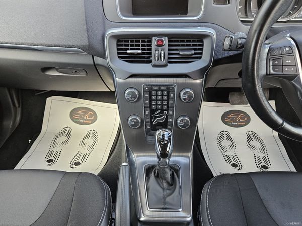 VOLVO V40 D4 AUTO DIESEL NEW NCT 390027283