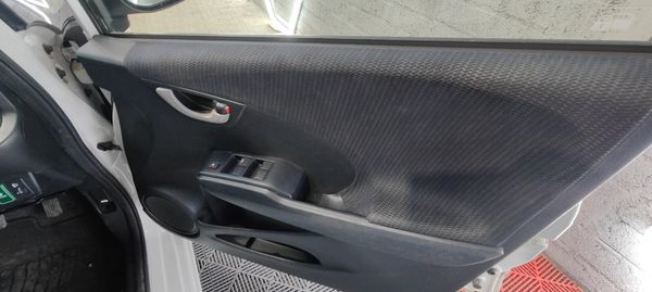 2014 Honda Fit- 1.3 Petrol Hybrid Fresh NCT 390154803