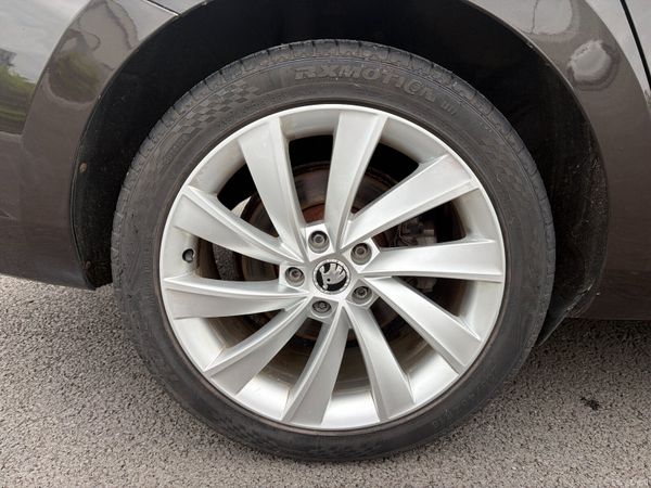 2016 (162) Skoda Superb SE L Executive 2.0 TDI Aut 390191947