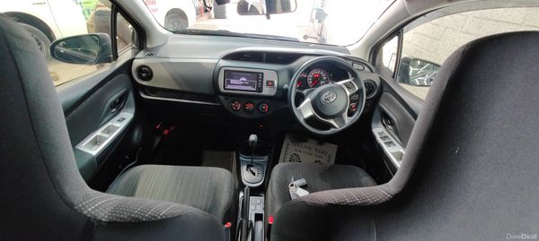 152 Toyota Yaris/ Vitz 1.3 Petrol Automatic 390198573