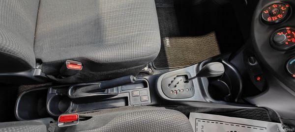 152 Toyota Yaris/ Vitz 1.3 Petrol Automatic 390198581