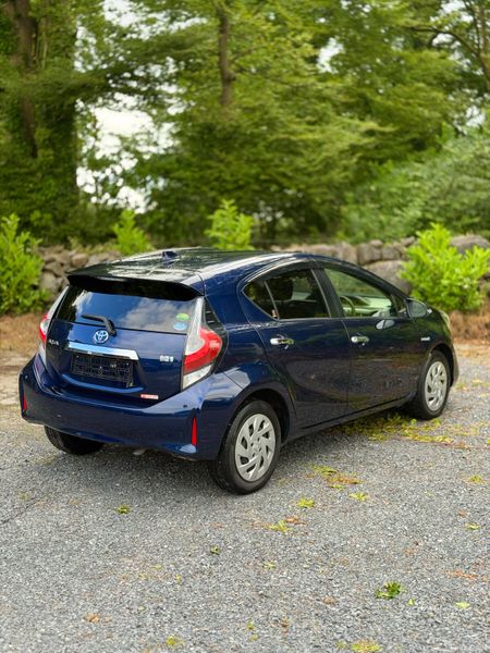 2019 Toyota Aqua Hybrid | 85,000 KM | Auto 390109491