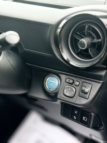 2019 Toyota Aqua Hybrid | 85,000 KM | Auto 390109565