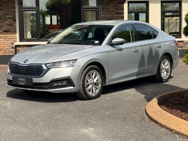 Immaculate Low Kms 221 Skoda Octavia! 390137617