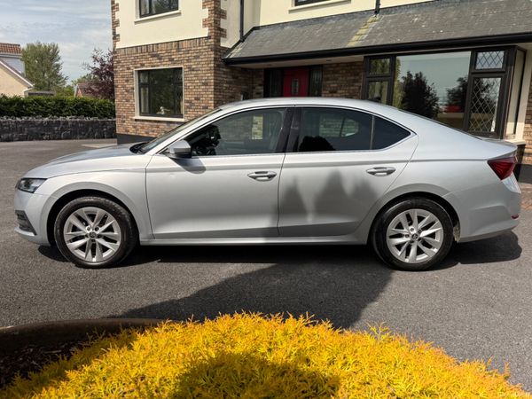 Immaculate Low Kms 221 Skoda Octavia! 390137619