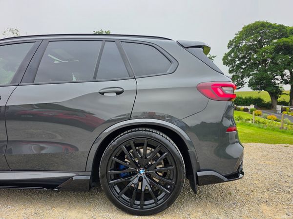 BMW X5 2021 390254169