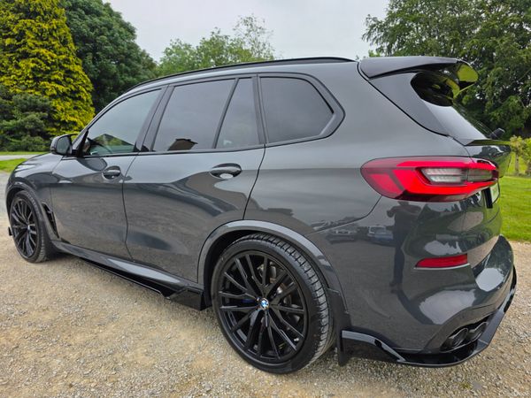 BMW X5 2021 390254105