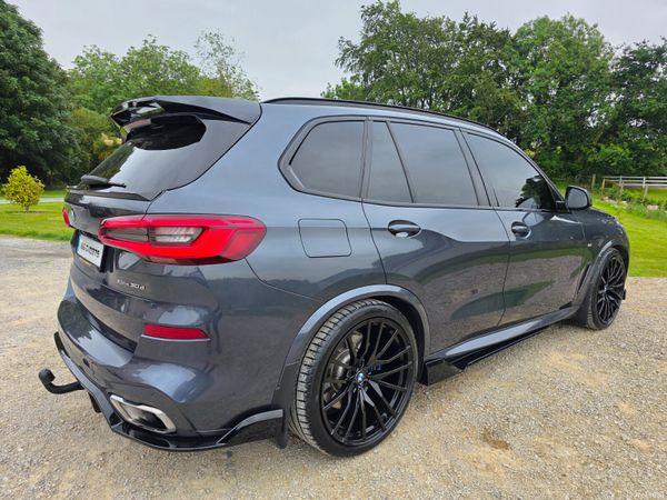 BMW X5 2019 390254585