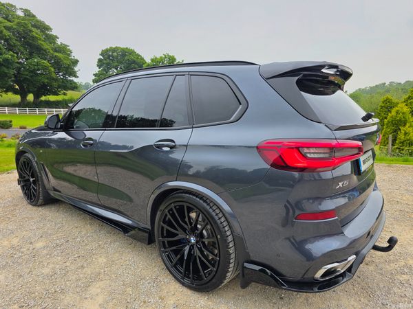 BMW X5 2019 390254587
