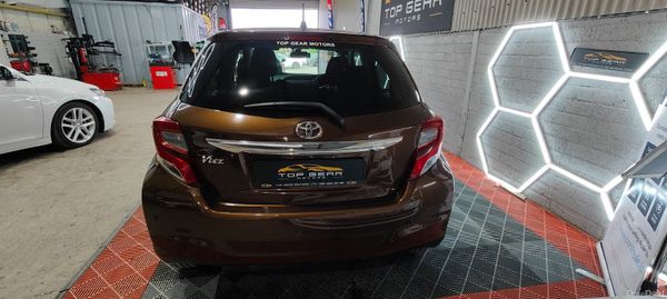 142 Toyota Yaris/ Vitz 1.3 Petrol Automatic 390256267