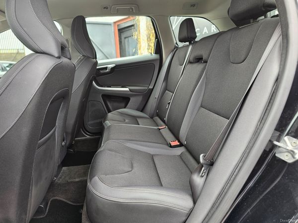VOLVO XC60 // LOW MILEAGE // 04/27 NCT 390354461