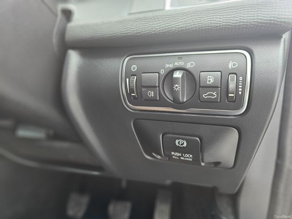 VOLVO XC60 // LOW MILEAGE // 04/27 NCT 390354479