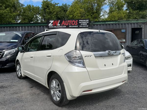 10 HONDA FIT HYBRID 1.3 390398589