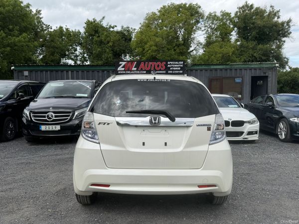 11 HONDA FIT HYBRID 1.3 HEATER SEATS 390398685