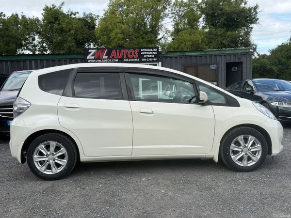 11 HONDA FIT HYBRID 1.3 HEATER SEATS 390398691