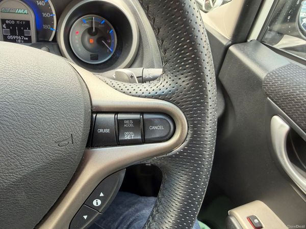 11 HONDA FIT HYBRID 1.3 HEATER SEATS 390398699