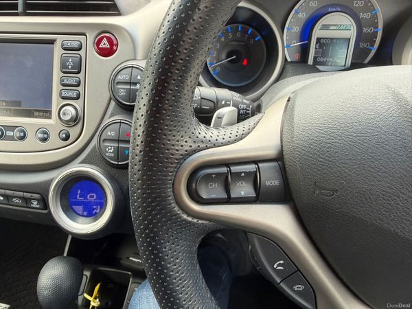 11 HONDA FIT HYBRID 1.3 HEATER SEATS 390398701