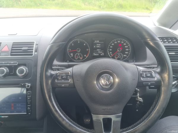 2010 Volkswagen Touran 1.6tdi 7 seater 390302745