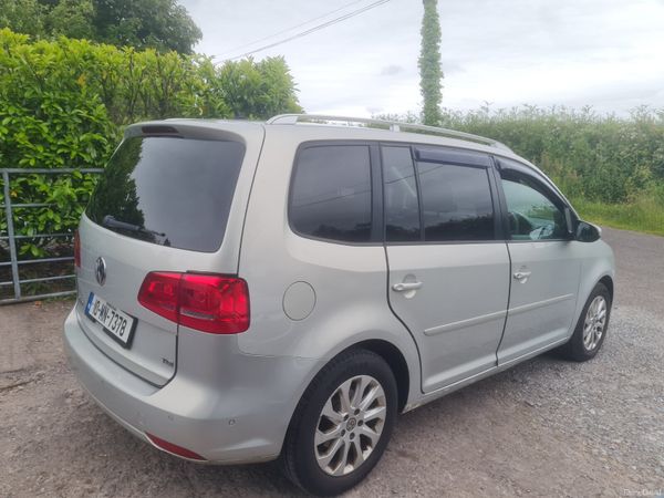 2010 Volkswagen Touran 1.6tdi 7 seater 390302785