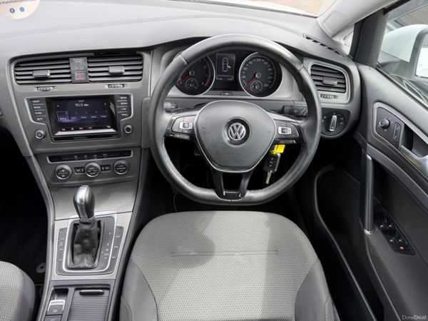 Volkswagen Golf High Spec AUTO 390334193