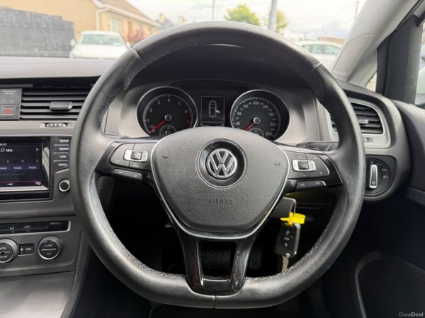 Volkswagen Golf High Spec AUTO 390334197
