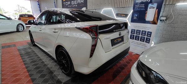 172- Toyota Prius 1.8 Petrol Hybrid 390442399
