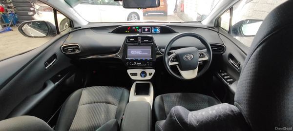 172- Toyota Prius 1.8 Petrol Hybrid 390442421