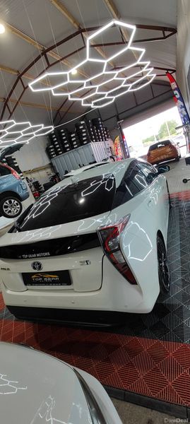 172- Toyota Prius 1.8 Petrol Hybrid 390442425