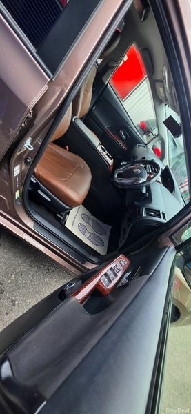 Toyota prius Alpha 7 seater 390455353