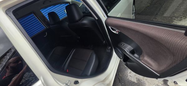 Honda Fit Hybrid Automatic 390456215