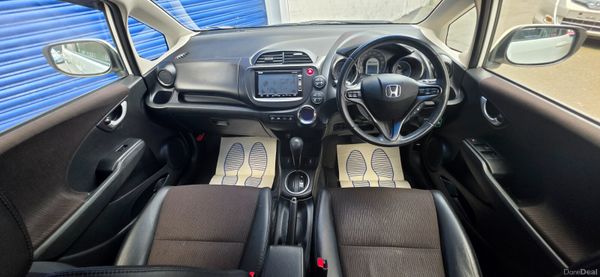 Honda Fit Hybrid Automatic 390456219