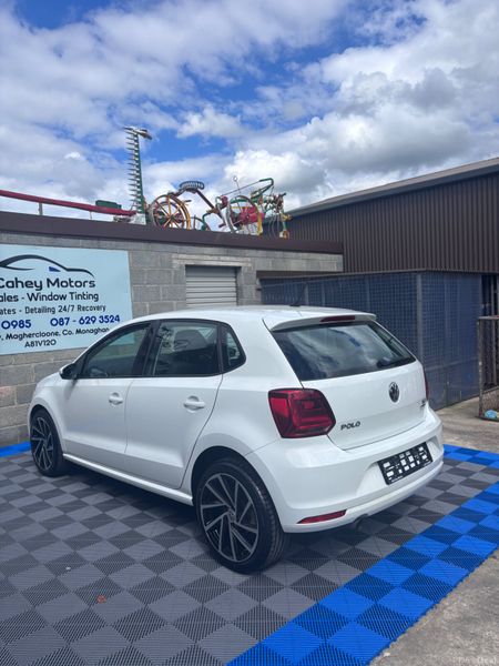 Volkswagen polo 390474597