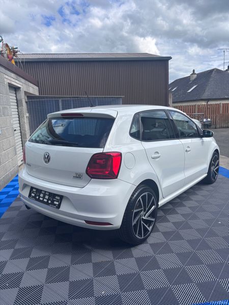 Volkswagen polo 390474599