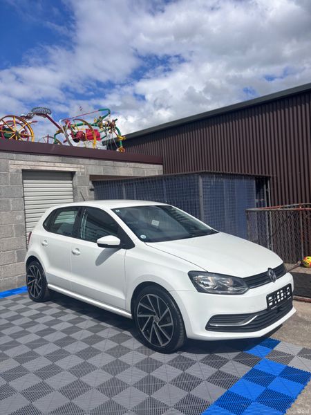 Volkswagen polo 390474609