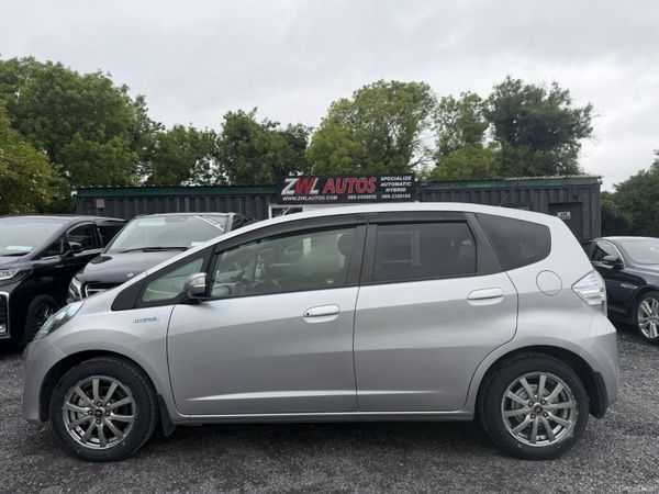 131 Honda Fit HYBRID 1.37950 390492887