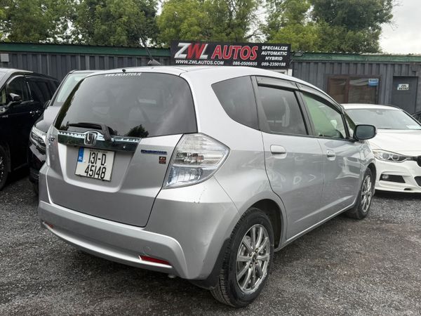 131 Honda Fit HYBRID 1.37950 390492893