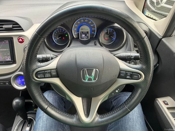 131 Honda Fit HYBRID 1.37950 390492897