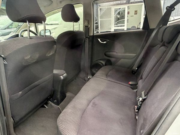 131 Honda Fit HYBRID 1.37950 390492899