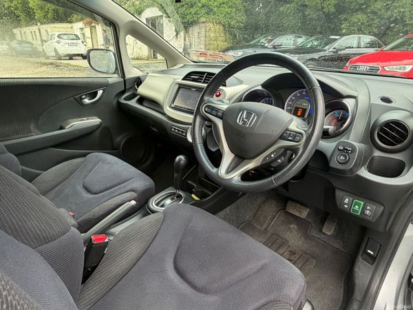 131 Honda Fit HYBRID 1.37950 390492901