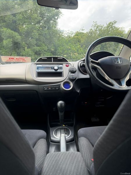 131 Honda Fit HYBRID 1.3 390402281