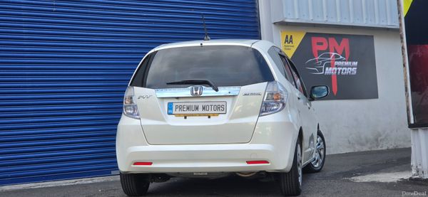 Honda Fit Hybrid Automatic 390557635