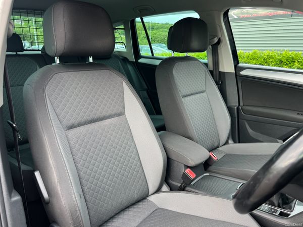 2017 (172) Volkswagen Tiguan SE 2.0 TDI BMT 390557963